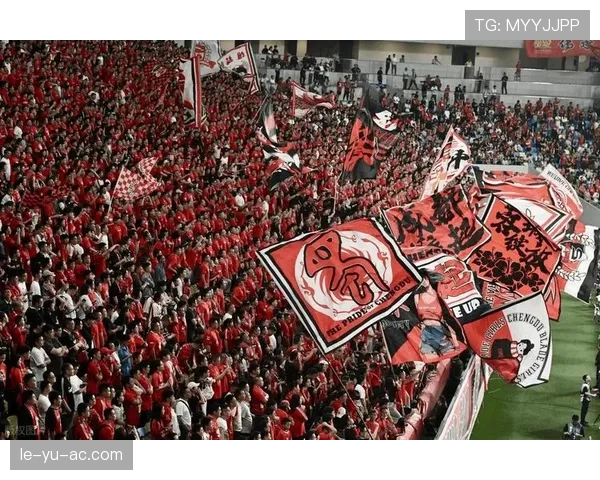 亚冠新王加冕！足坛格局重塑，黑马球队强势登顶引热议